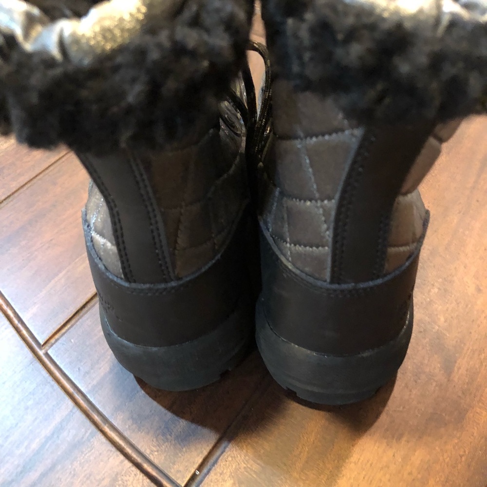 Bearpaw - Picture 5 of 8